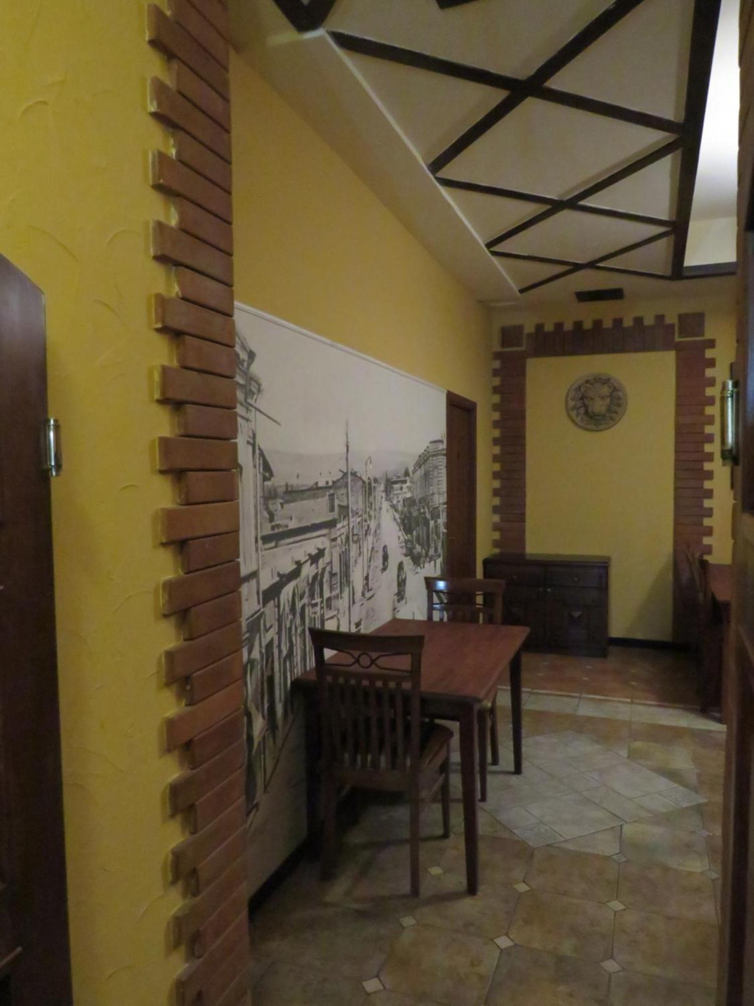 Hostel Jan In The Very Center Jerevan Buitenkant foto