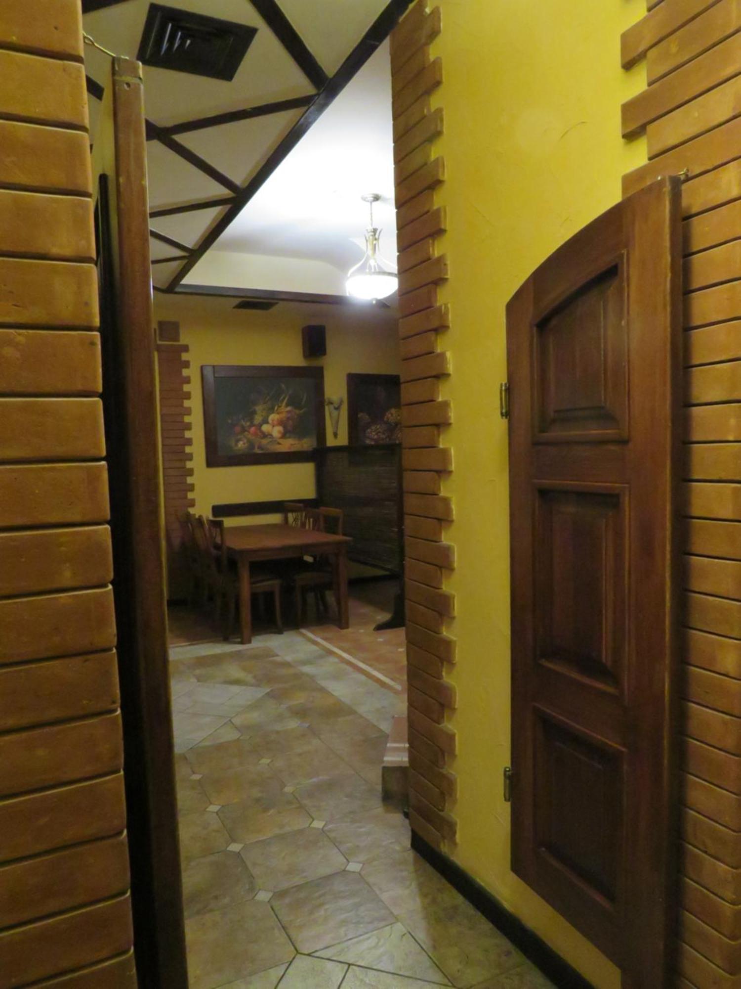 Hostel Jan In The Very Center Jerevan Buitenkant foto
